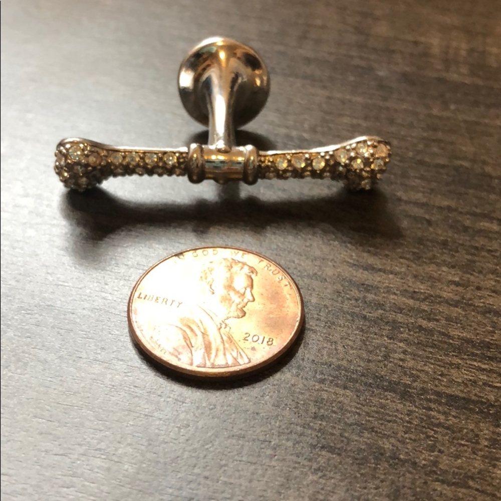Vivienne Westwood silver stud bone single cufflink - Picture 6 of 6